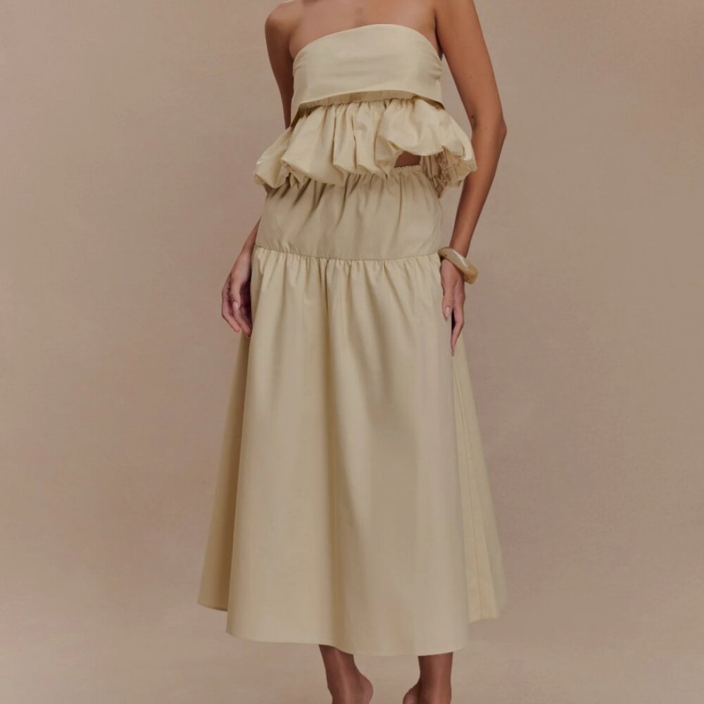 NWT. MESHKI Amirah Midi Skirt - Nude